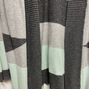 Multi-colored cardigan - Size Medium